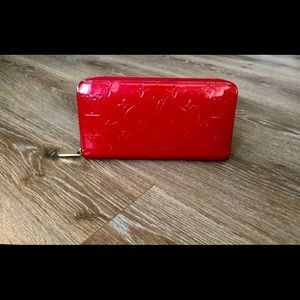 Louis Vuitton Zippy Wallet in Cherry